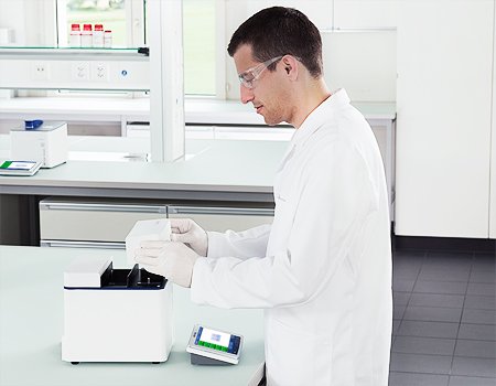 Return your UV/VIS spectrophotometer to required performance