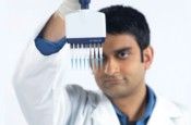 Good Pipetting Ergonomics로 손의 부상 방지